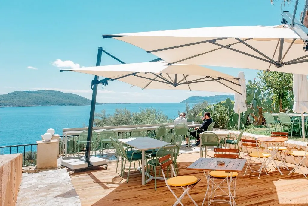 PATIO MEDITERRANEO