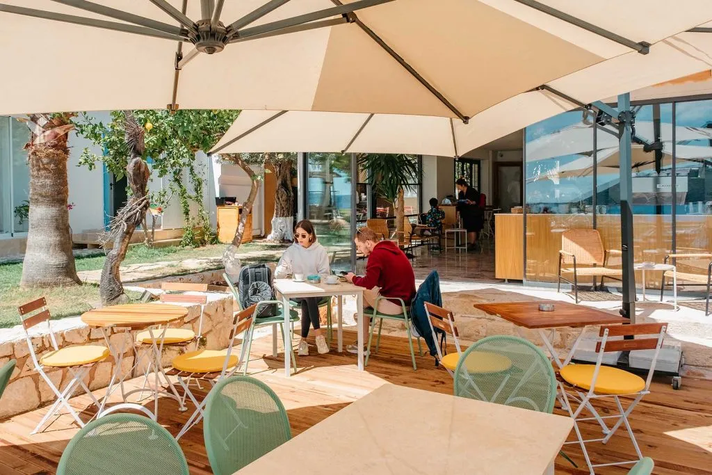 PATIO MEDITERRANEO